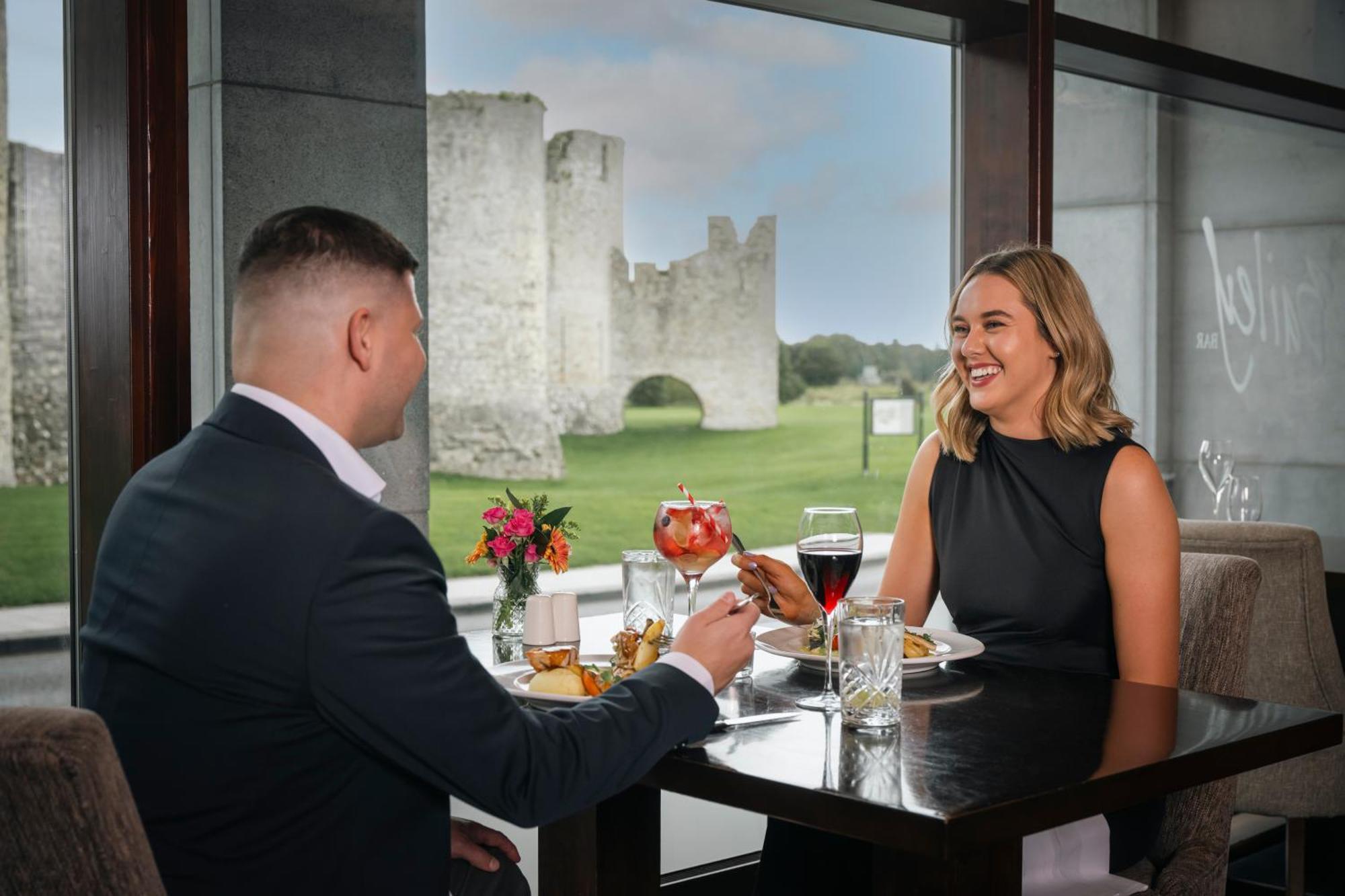 Trim Castle Hotel Exteriör bild