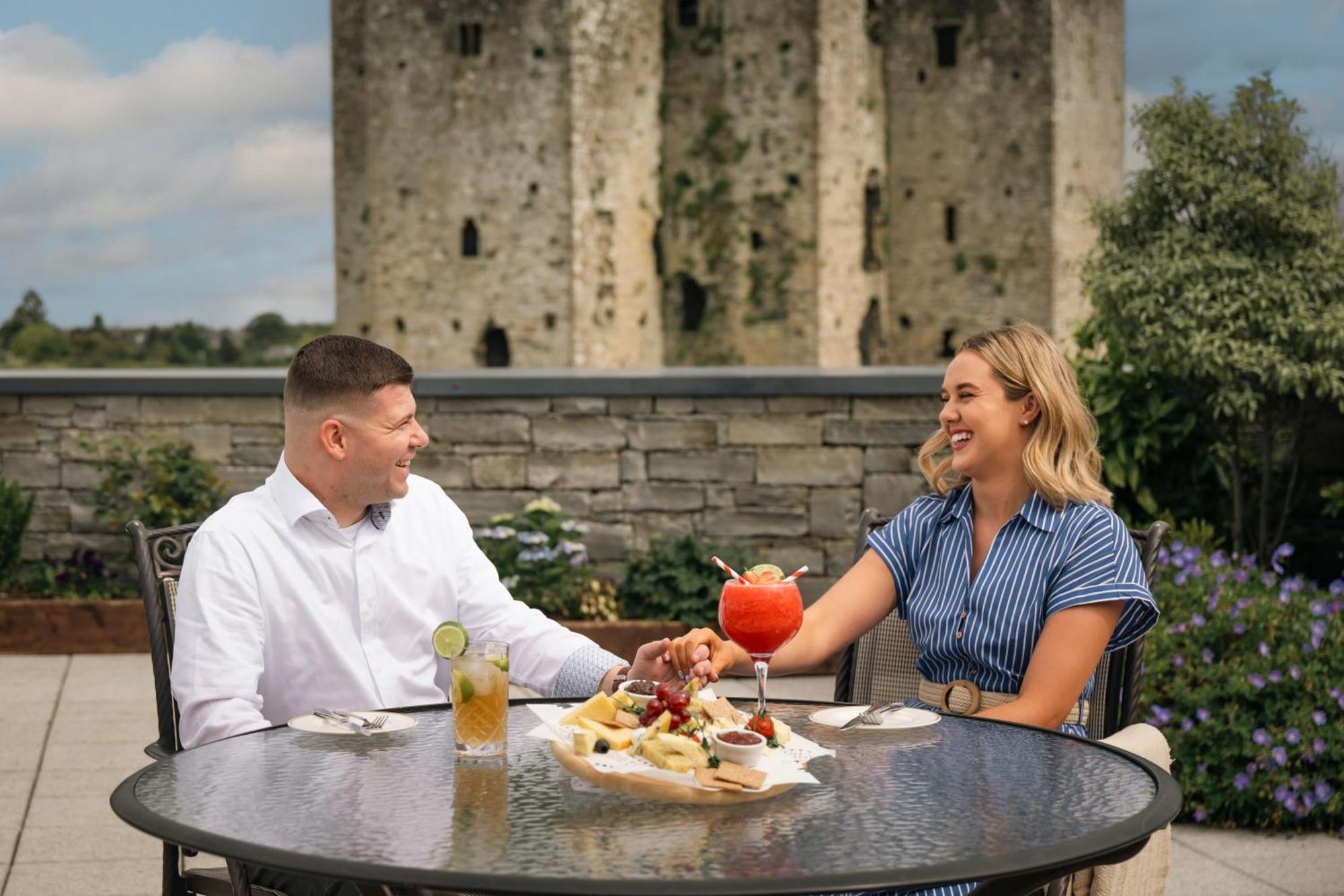 Trim Castle Hotel Exteriör bild