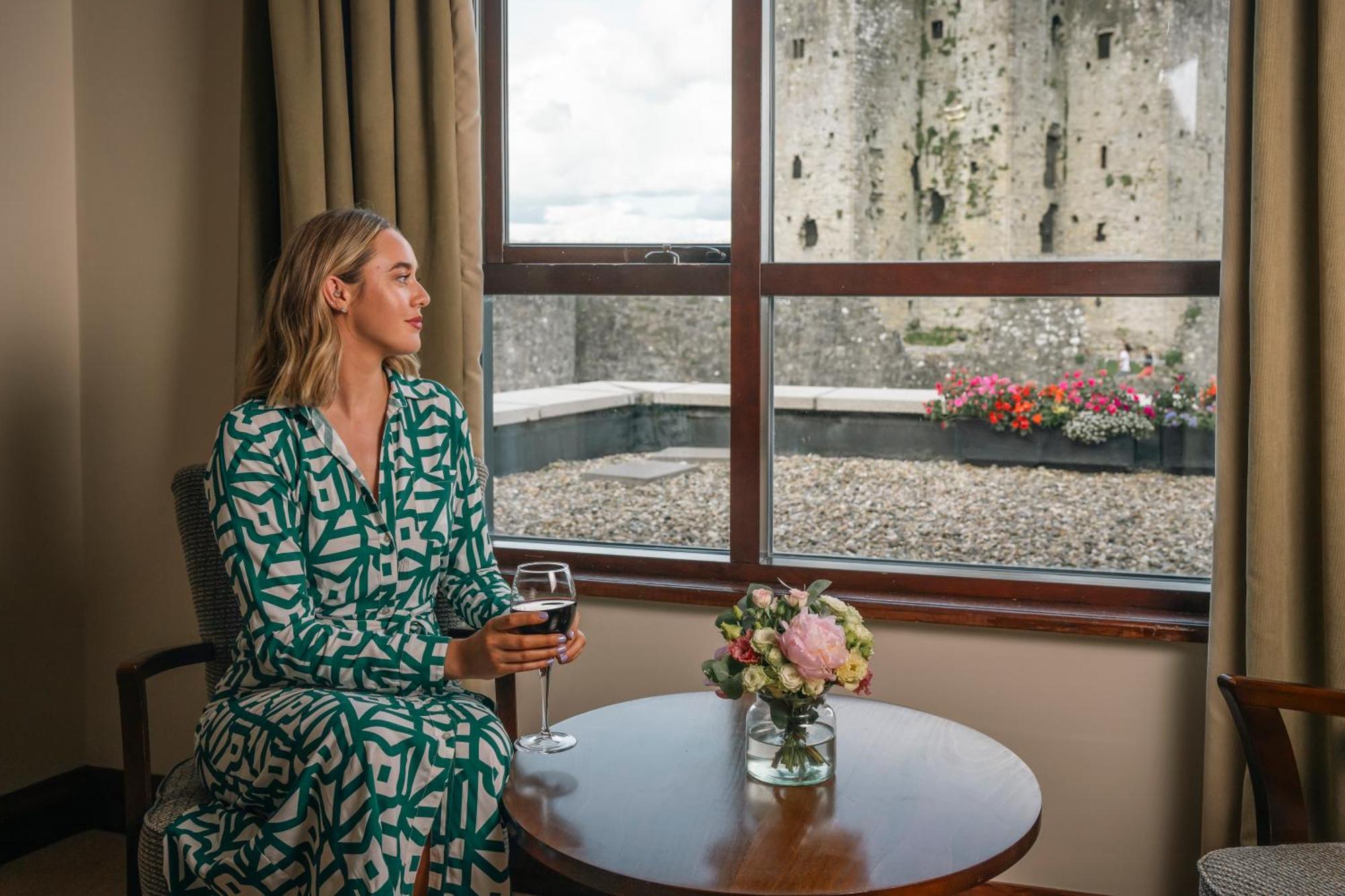 Trim Castle Hotel Exteriör bild