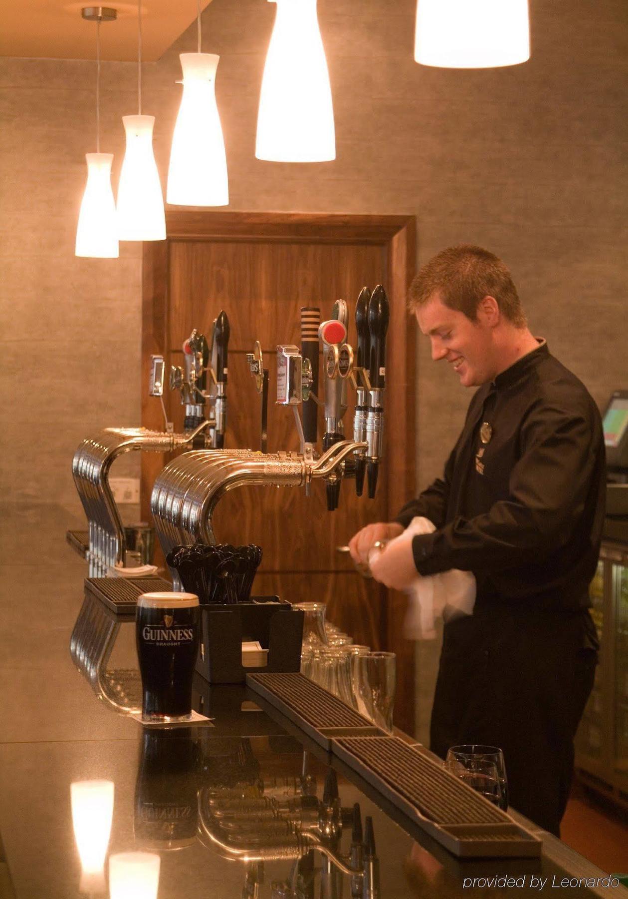 Trim Castle Hotel Restaurang bild